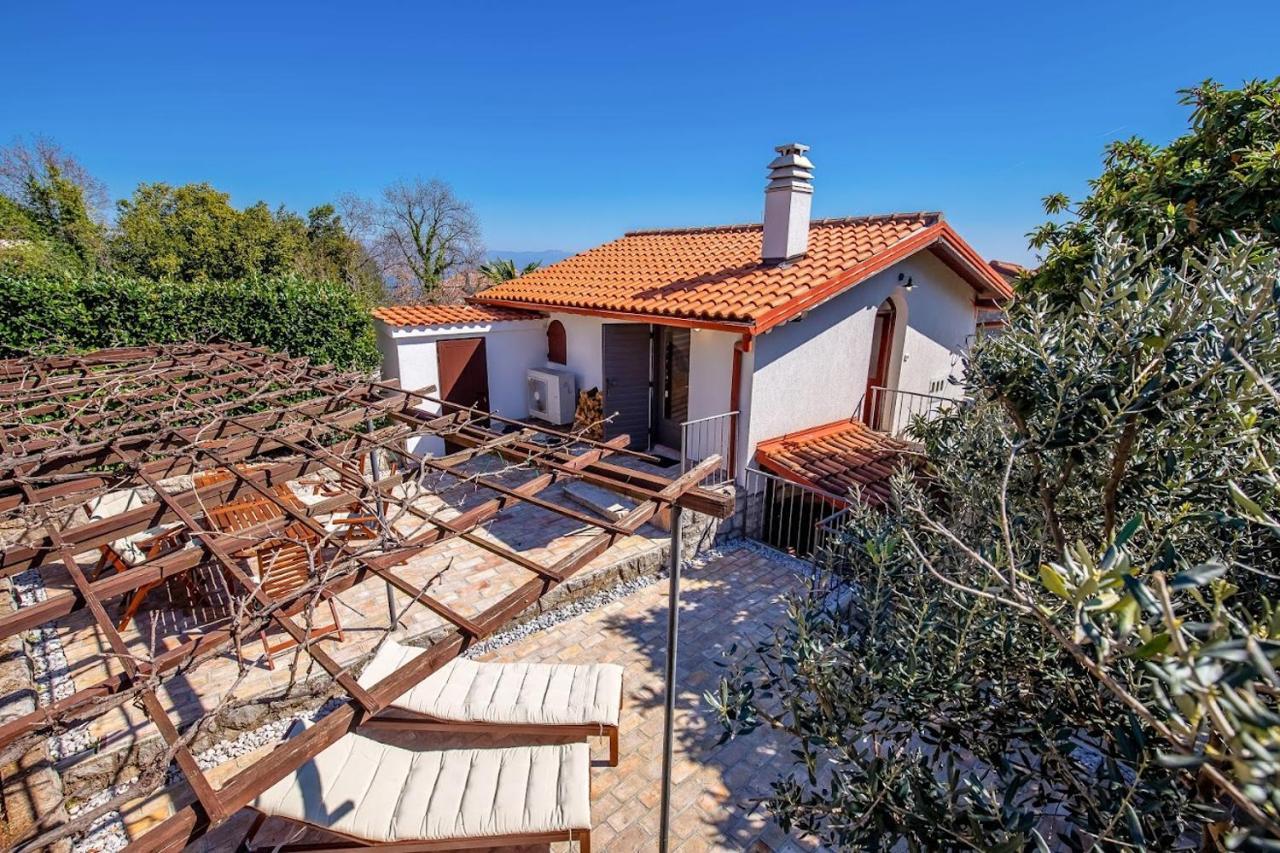 Olea Villa Ika Exterior photo