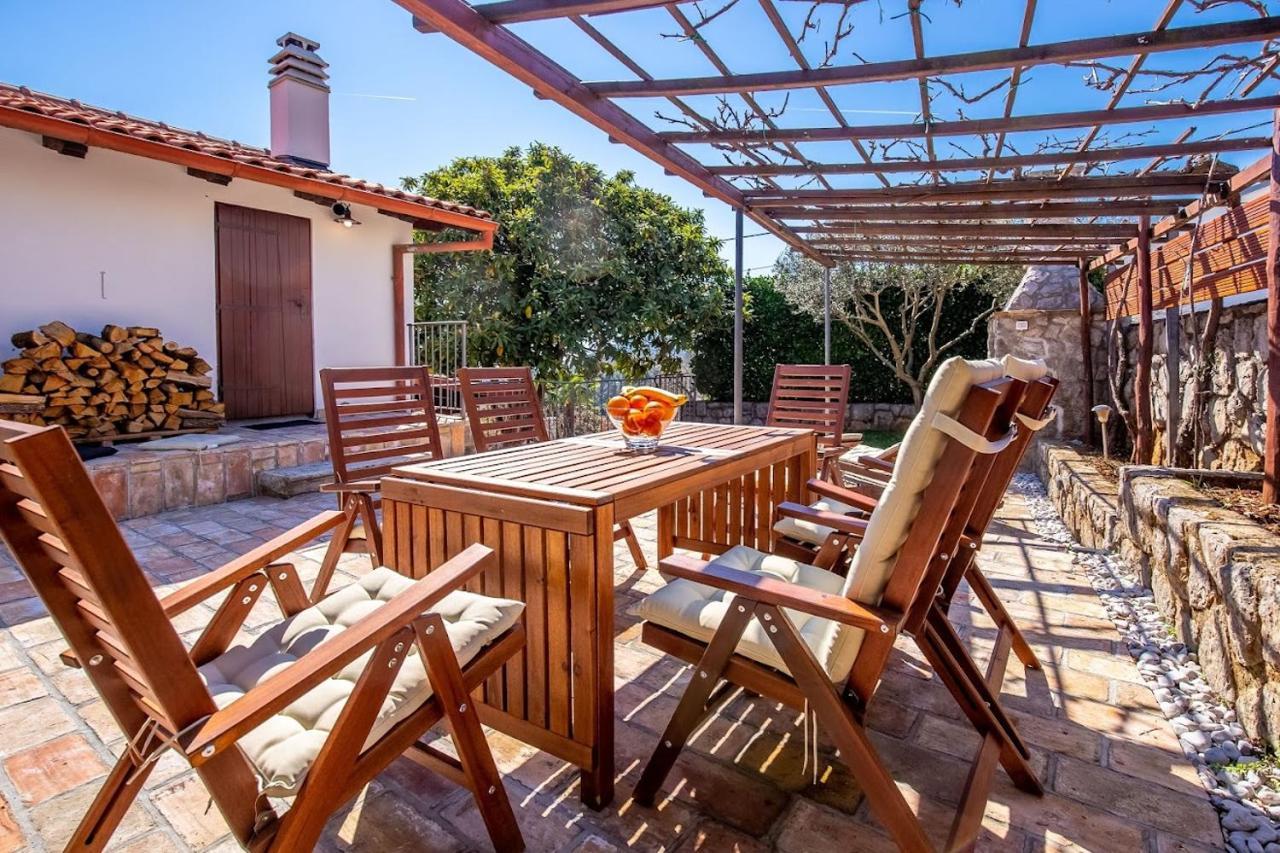 Olea Villa Ika Exterior photo